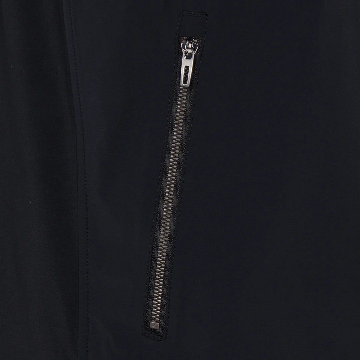 BLACK || SIDE ZIPPER DETAIL