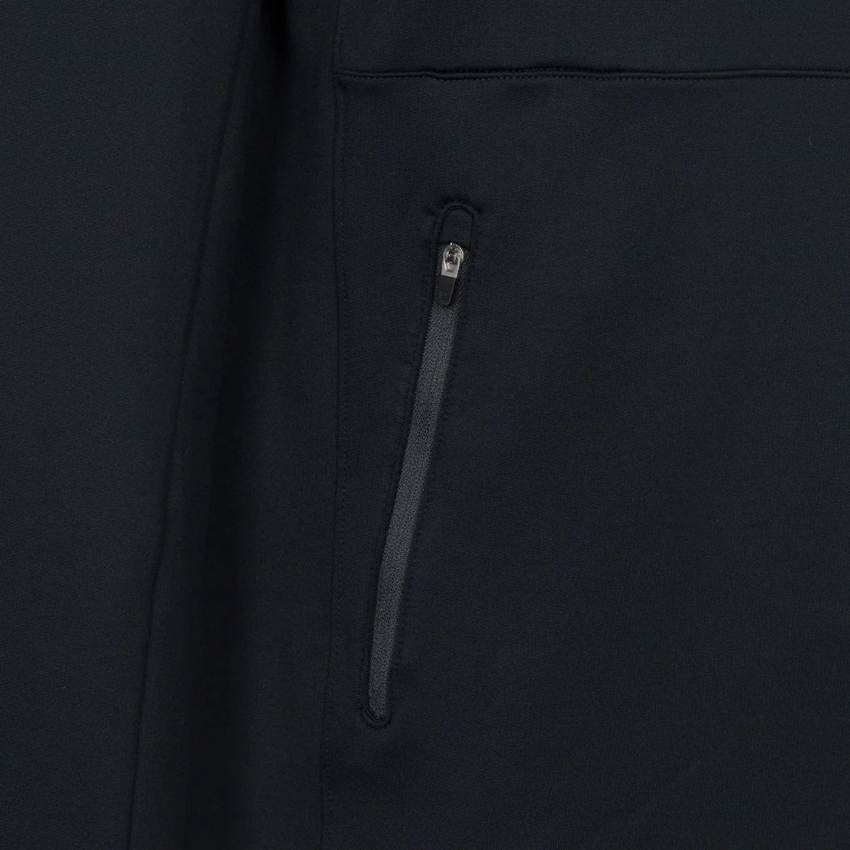 BLACK || DETAIL