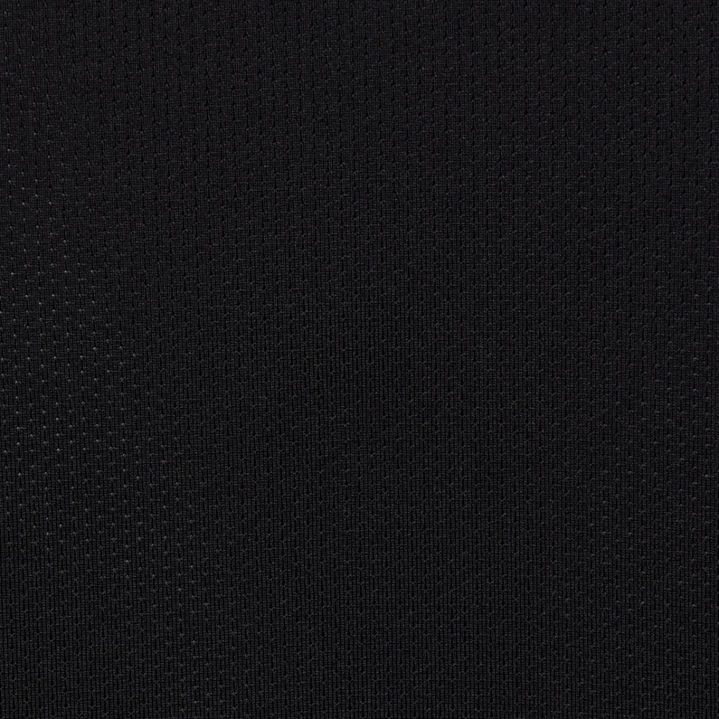 BLACK || DETAIL