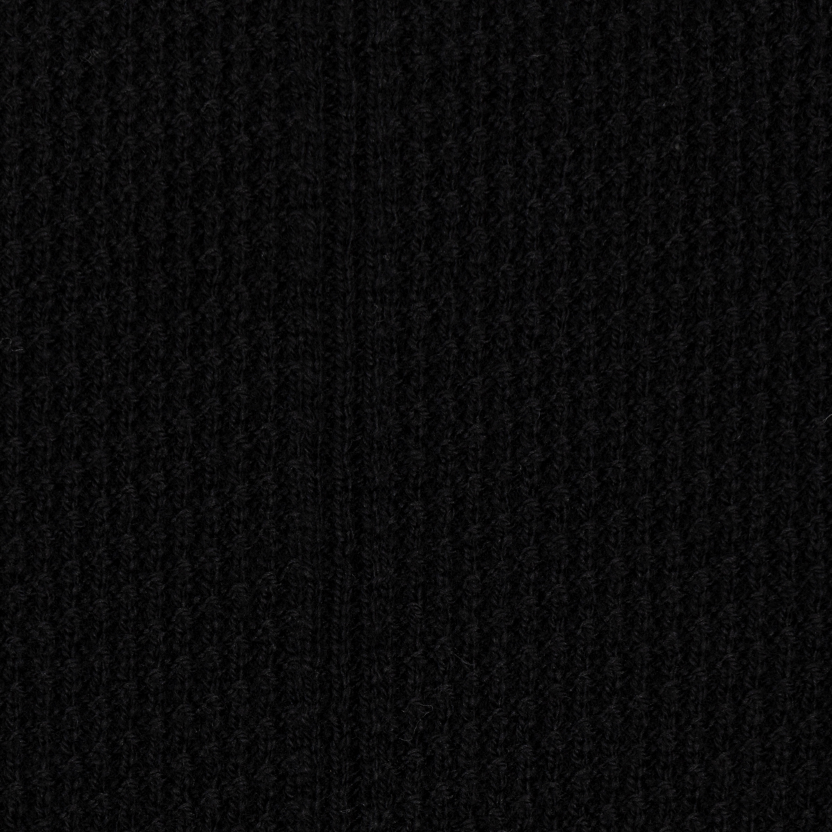 BLACK || DETAIL