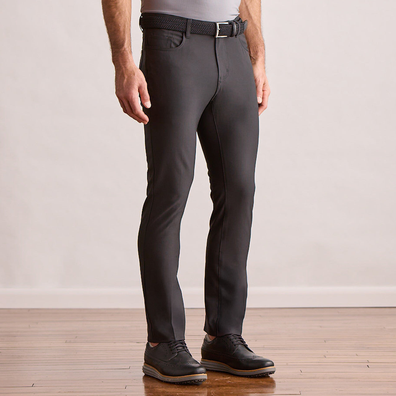 BLACK || FRONT MODEL STUDIO