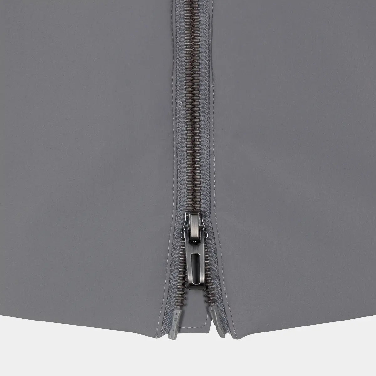 ANCHOR || FRONT ZIPPER DETAIL
