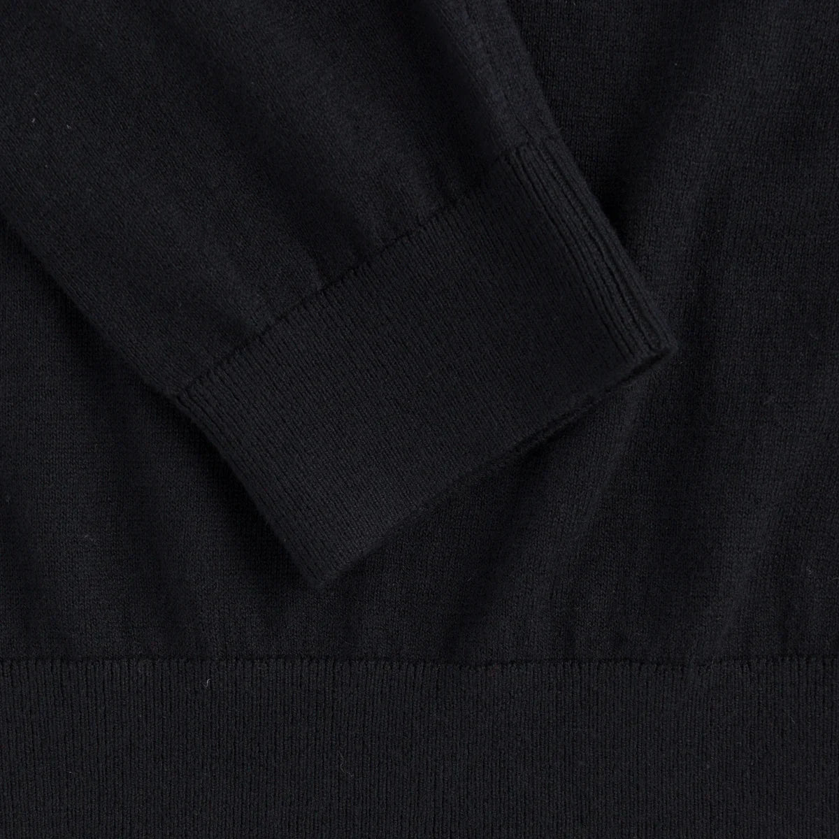 BLACK || CUFF DETAIL