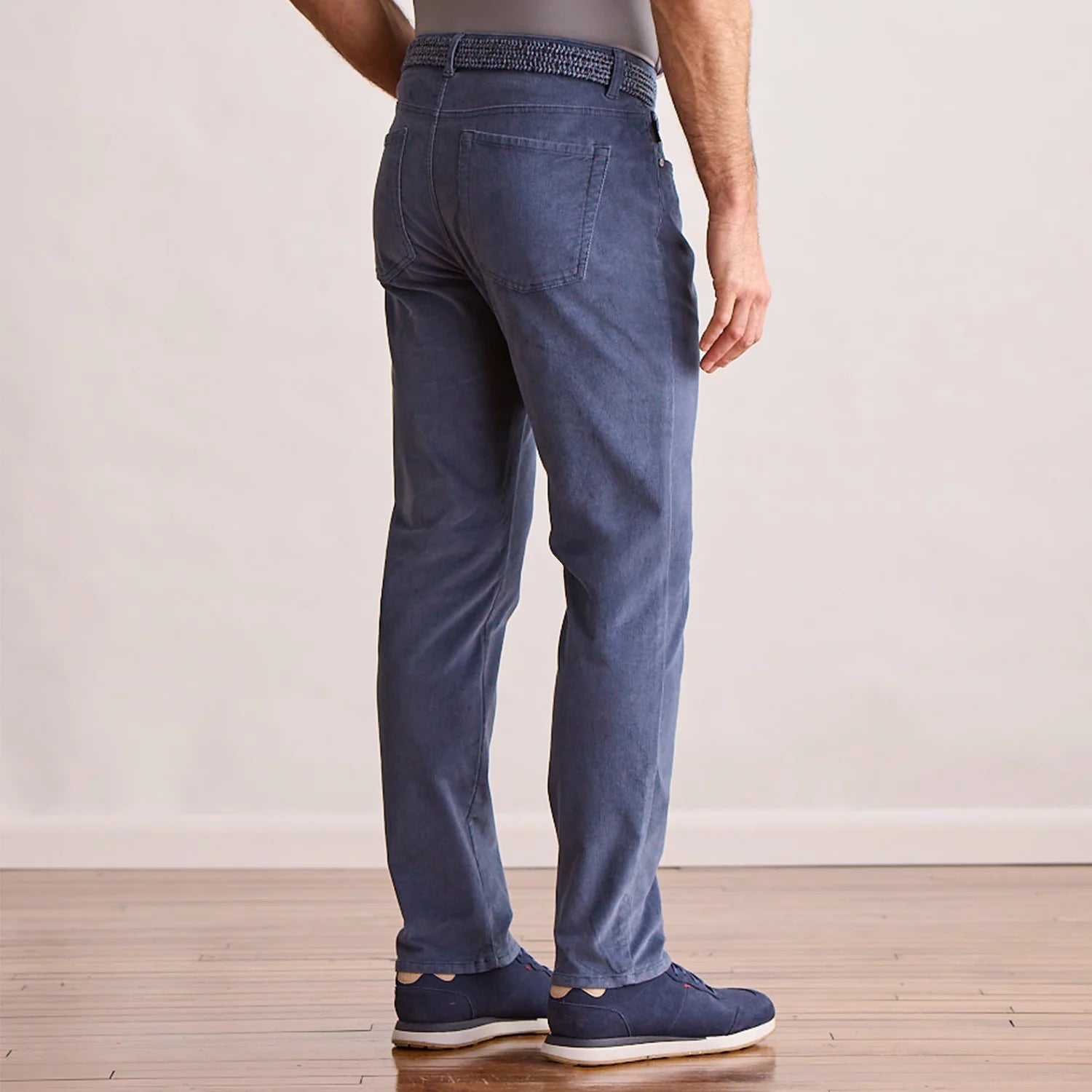 INDIGO || BACK MODEL STUDIO