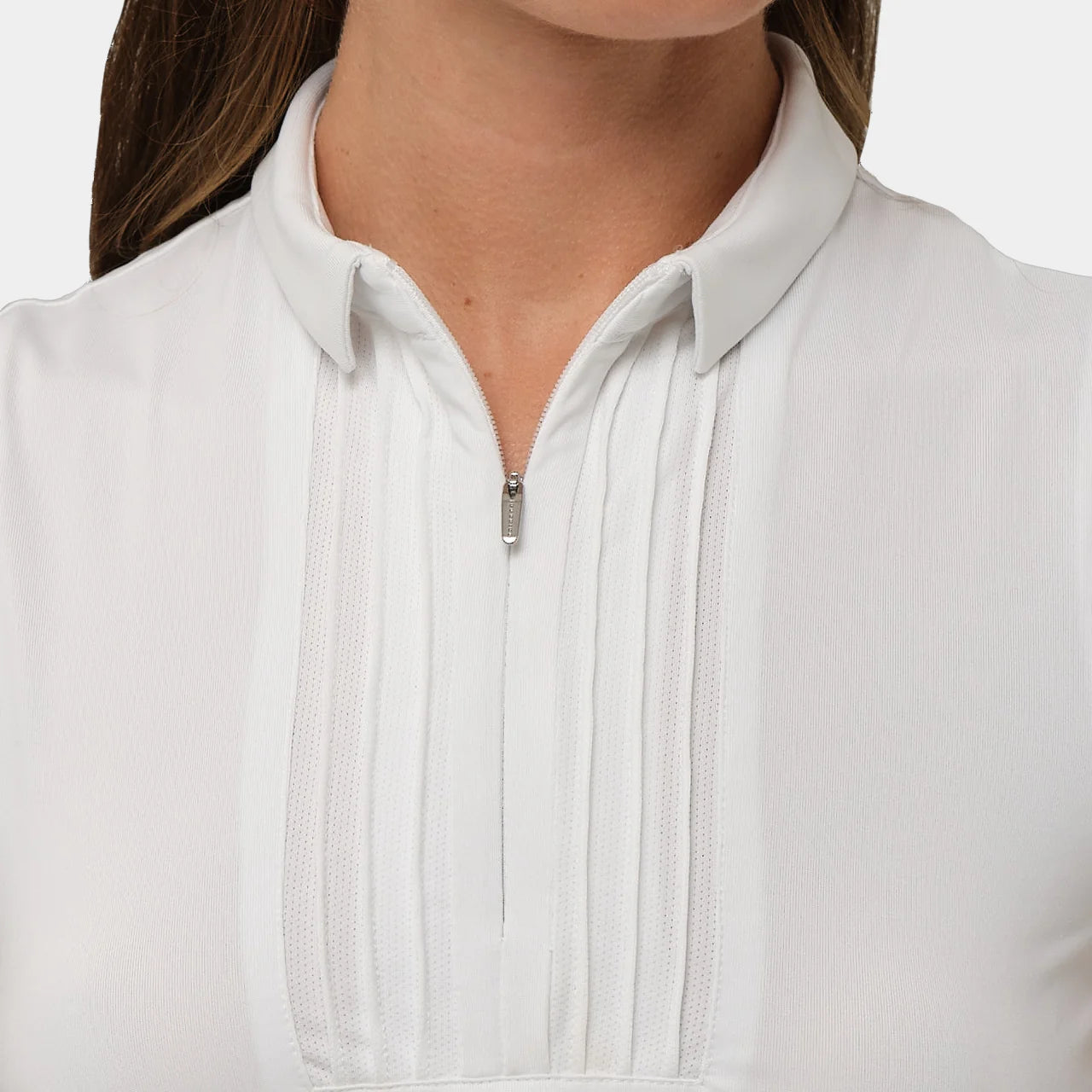 WHITE || MODEL FRONT DETAIL