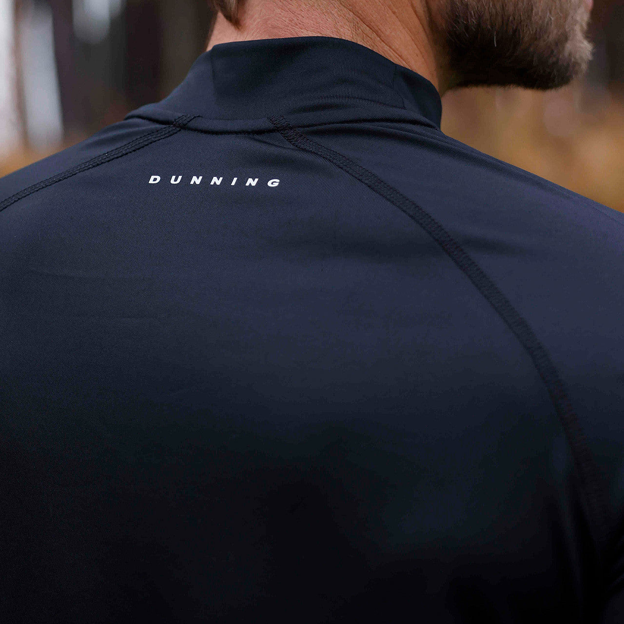 NAVY HALO || model back